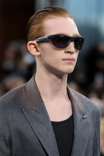 Look 80
